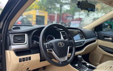 Toyota Highlander III, 2021 год, 3 350 000 рублей, 9 фотография