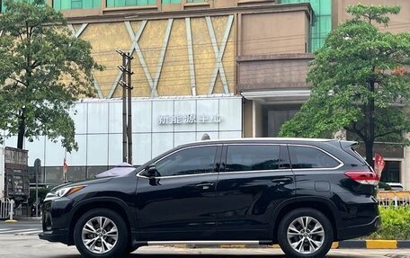 Toyota Highlander III, 2021 год, 3 350 000 рублей, 4 фотография