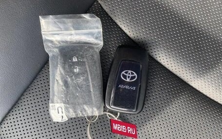 Toyota RAV4, 2022 год, 2 275 000 рублей, 19 фотография