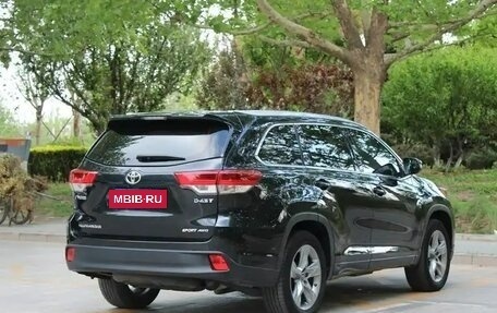 Toyota Highlander III, 2020 год, 3 080 000 рублей, 2 фотография