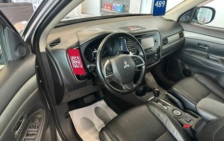 Mitsubishi Outlander III рестайлинг 3, 2013 год, 1 499 999 рублей, 10 фотография