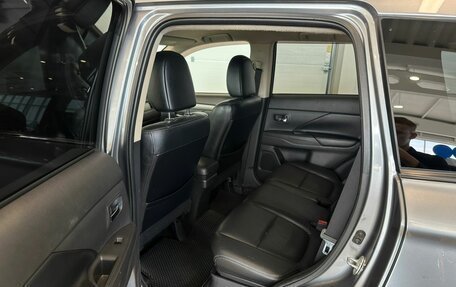 Mitsubishi Outlander III рестайлинг 3, 2013 год, 1 499 999 рублей, 17 фотография