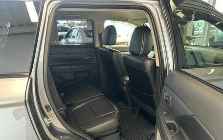 Mitsubishi Outlander III рестайлинг 3, 2013 год, 1 499 999 рублей, 18 фотография