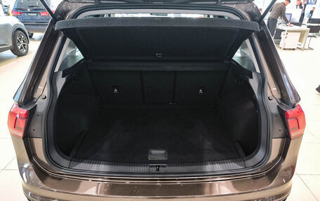 Volkswagen Tiguan II, 2018 год, 2 390 000 рублей, 10 фотография