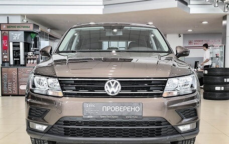 Volkswagen Tiguan II, 2018 год, 2 390 000 рублей, 2 фотография