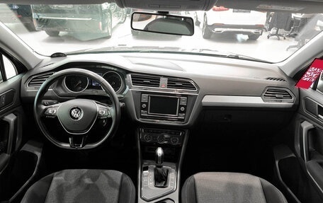 Volkswagen Tiguan II, 2018 год, 2 390 000 рублей, 14 фотография