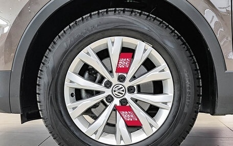 Volkswagen Tiguan II, 2018 год, 2 390 000 рублей, 18 фотография