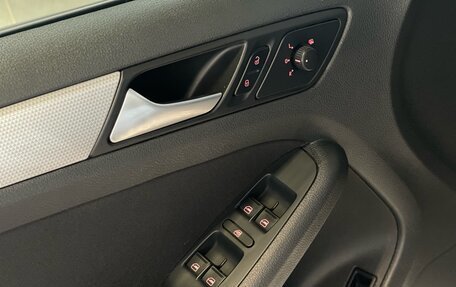 Volkswagen Jetta VI, 2013 год, 999 000 рублей, 11 фотография