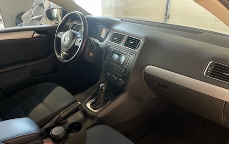 Volkswagen Jetta VI, 2013 год, 999 000 рублей, 22 фотография
