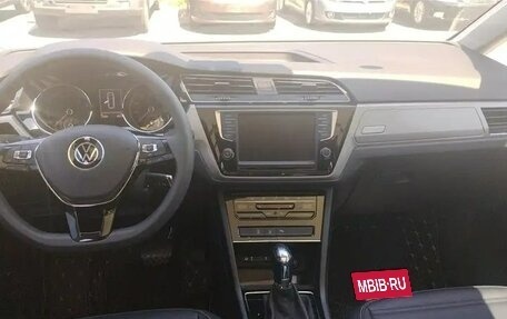 Volkswagen Touran III, 2022 год, 1 850 000 рублей, 9 фотография