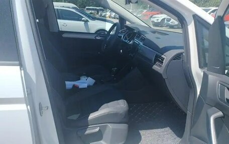 Volkswagen Touran III, 2022 год, 1 850 000 рублей, 13 фотография
