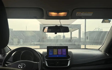 Toyota Yaris, 2020 год, 1 250 000 рублей, 6 фотография