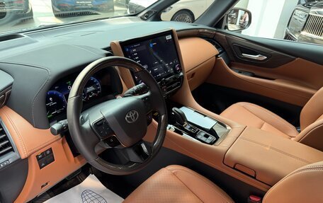 Toyota Alphard, 2024 год, 13 190 000 рублей, 16 фотография