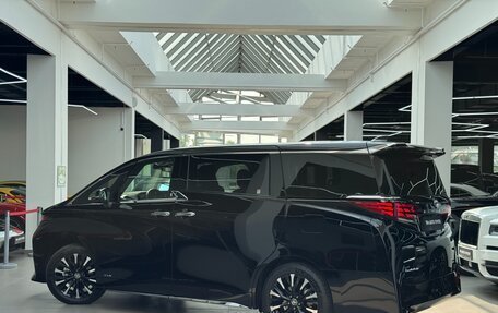 Toyota Alphard, 2024 год, 13 190 000 рублей, 4 фотография