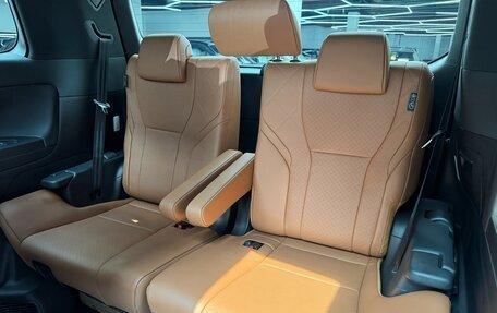 Toyota Alphard, 2024 год, 13 190 000 рублей, 26 фотография