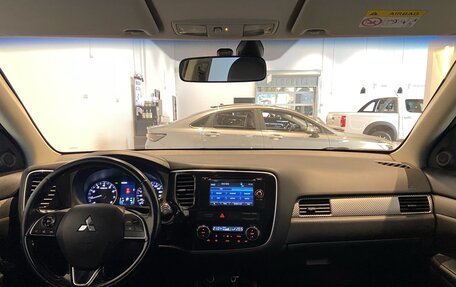 Mitsubishi Outlander III рестайлинг 3, 2015 год, 1 975 000 рублей, 22 фотография