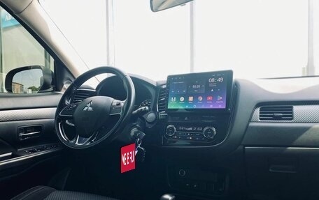 Mitsubishi Outlander III рестайлинг 3, 2017 год, 2 090 000 рублей, 11 фотография
