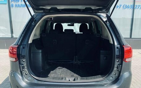 Mitsubishi Outlander III рестайлинг 3, 2017 год, 2 090 000 рублей, 18 фотография