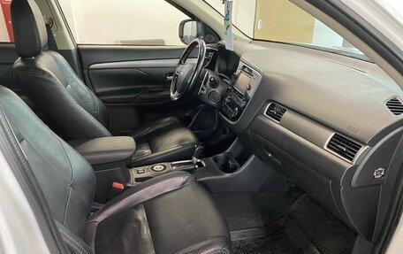 Mitsubishi Outlander III рестайлинг 3, 2013 год, 849 000 рублей, 10 фотография