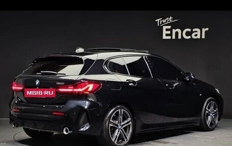 BMW 1 серия, 2022 год, 2 470 000 рублей, 2 фотография