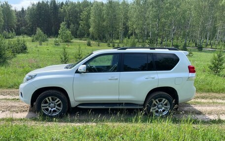 Toyota Land Cruiser Prado 150 рестайлинг 2, 2011 год, 3 100 000 рублей, 14 фотография
