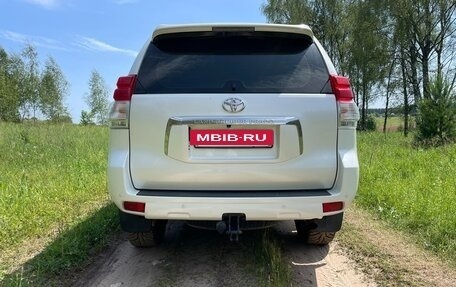 Toyota Land Cruiser Prado 150 рестайлинг 2, 2011 год, 3 100 000 рублей, 12 фотография