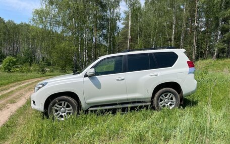 Toyota Land Cruiser Prado 150 рестайлинг 2, 2011 год, 3 100 000 рублей, 19 фотография