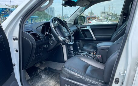 Toyota Land Cruiser Prado 150 рестайлинг 2, 2011 год, 3 100 000 рублей, 22 фотография