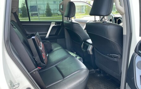 Toyota Land Cruiser Prado 150 рестайлинг 2, 2011 год, 3 100 000 рублей, 33 фотография