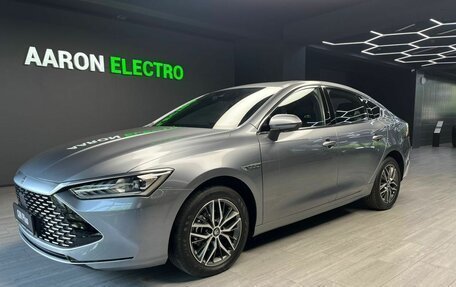 BYD Qin, 2023 год, 2 500 000 рублей, 1 фотография