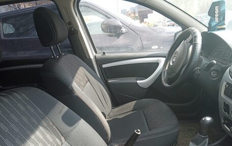 Renault Sandero I, 2013 год, 529 000 рублей, 2 фотография