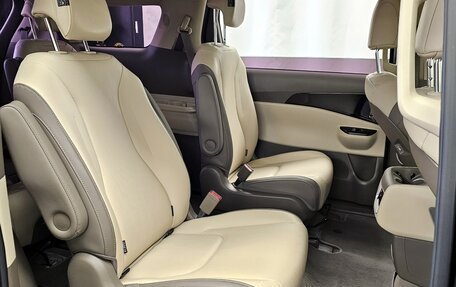 KIA Carnival, 2021 год, 2 250 000 рублей, 20 фотография
