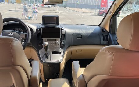 Hyundai Grand Starex Grand Starex I рестайлинг 2, 2011 год, 1 830 000 рублей, 10 фотография