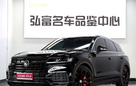 Volkswagen Touareg III, 2022 год, 3 900 000 рублей, 1 фотография