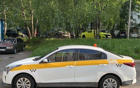 KIA Rio IV, 2021 год, 860 000 рублей, 2 фотография