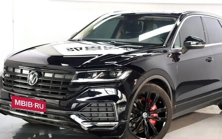 Volkswagen Touareg III, 2022 год, 3 900 000 рублей, 2 фотография