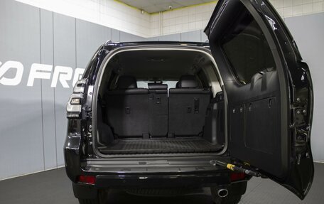 Toyota Land Cruiser Prado 150 рестайлинг 2, 2021 год, 8 100 000 рублей, 25 фотография
