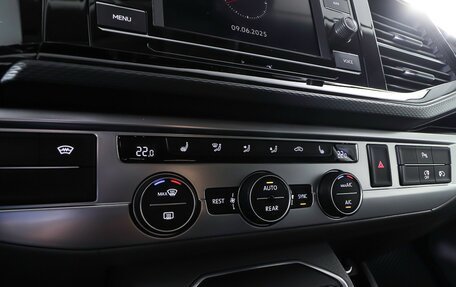 Volkswagen Caravelle T6 рестайлинг, 2021 год, 5 263 000 рублей, 20 фотография