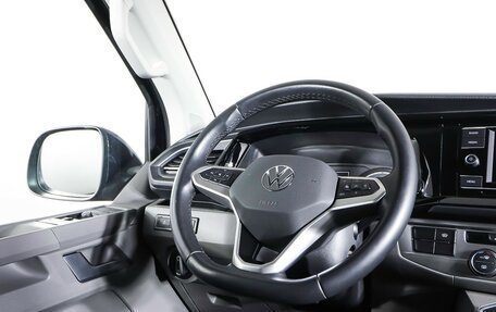 Volkswagen Caravelle T6 рестайлинг, 2021 год, 5 263 000 рублей, 18 фотография