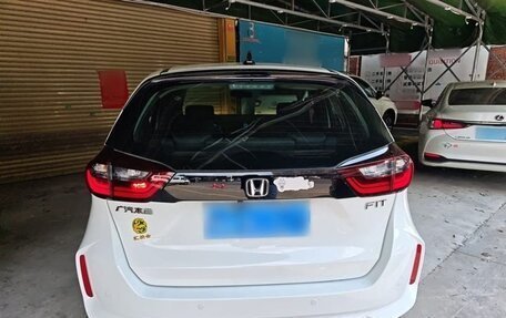 Honda Fit, 2021 год, 1 090 000 рублей, 5 фотография