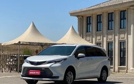 Toyota Sienna, 2022 год, 3 900 000 рублей, 1 фотография