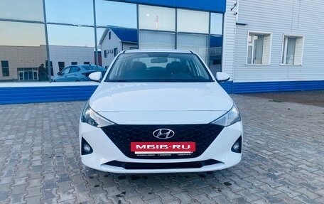 Hyundai Solaris II рестайлинг, 2021 год, 1 300 000 рублей, 2 фотография