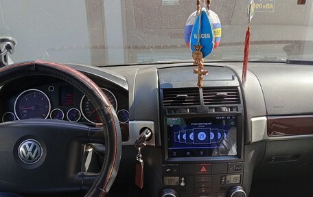 Volkswagen Touareg III, 2005 год, 750 000 рублей, 9 фотография