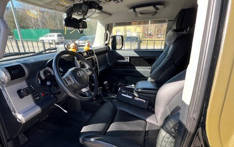 Toyota FJ Cruiser, 2011 год, 3 000 000 рублей, 2 фотография