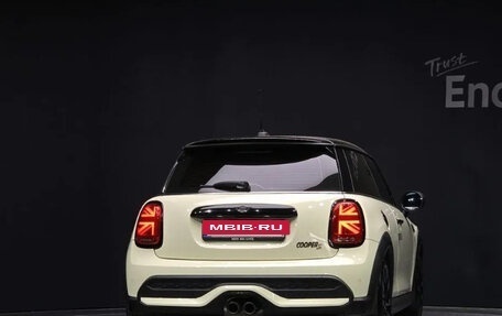 MINI Hatch, 2021 год, 2 230 000 рублей, 4 фотография