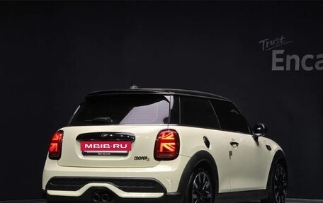 MINI Hatch, 2021 год, 2 230 000 рублей, 2 фотография