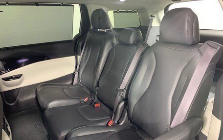 KIA Carnival, 2021 год, 3 570 000 рублей, 19 фотография