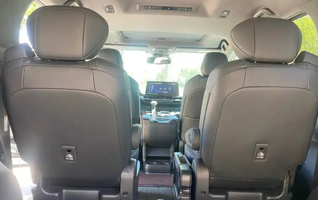 Toyota Sienna, 2022 год, 3 900 000 рублей, 9 фотография