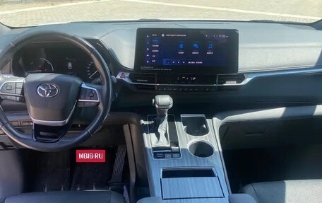 Toyota Sienna, 2022 год, 3 900 000 рублей, 8 фотография