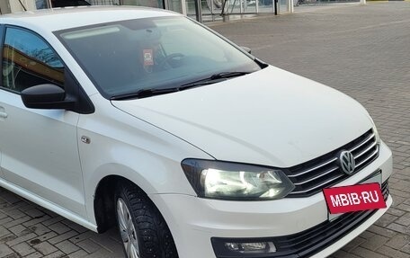 Volkswagen Polo VI (EU Market), 2016 год, 900 000 рублей, 2 фотография